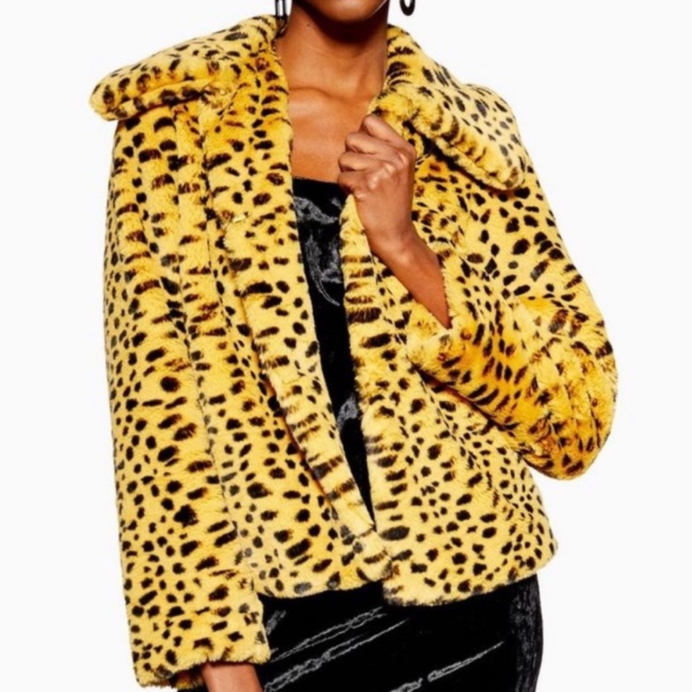 TOPSHOP - Cheetah print faux fur jacket.  Size 6